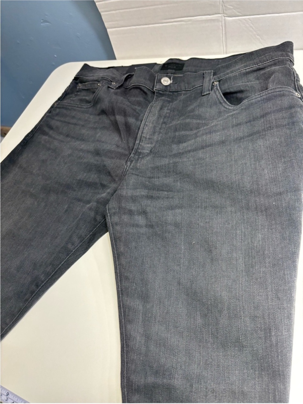 NWOT Citizens of Humanity C-of-H Man Slim Straight
Jeans Grey Wash Size 33 - Picture 3 of 7